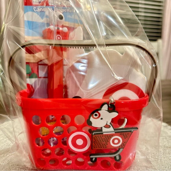 Target Mini Shopping Basket Bullseye Gift Set - Picture 3 of 9